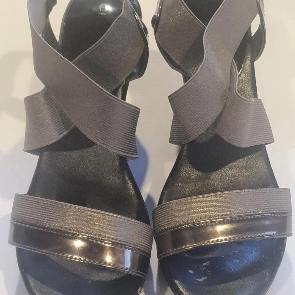 Charles David Grey Black Wedge‎ Heel Sandals Elastic Straps Pewter 10 inches